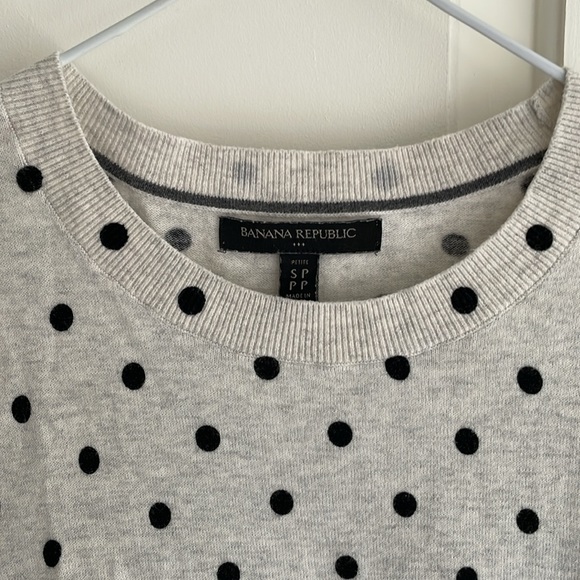Grey and black Banana Republic light weight knit sweater / top - Picture 2 of 4
